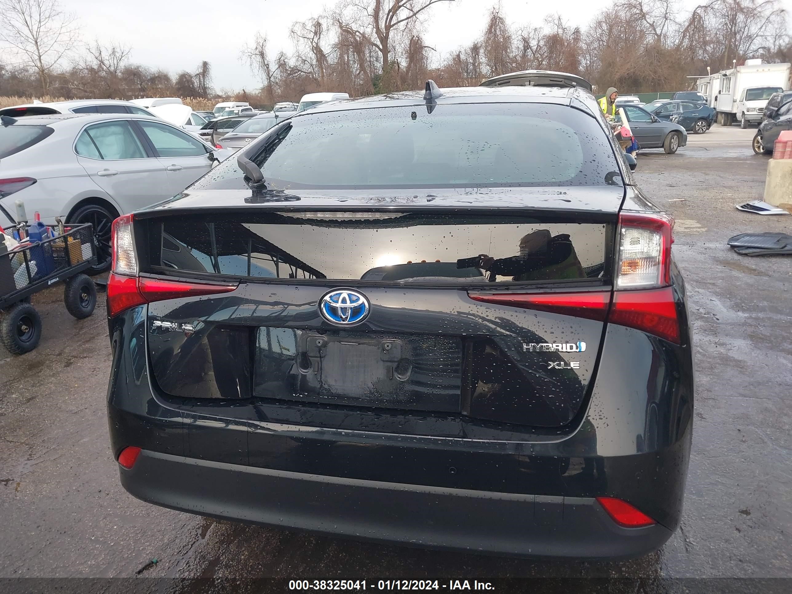 Photo 14 VIN: JTDKARFU5K3083446 - TOYOTA PRIUS 