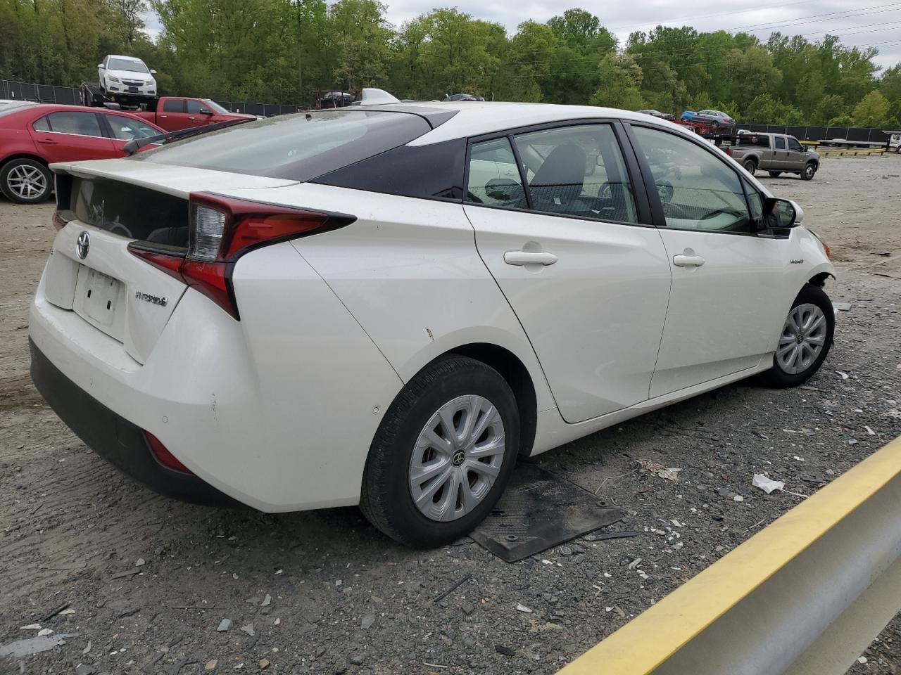 Photo 2 VIN: JTDKARFU5L3103437 - TOYOTA PRIUS 