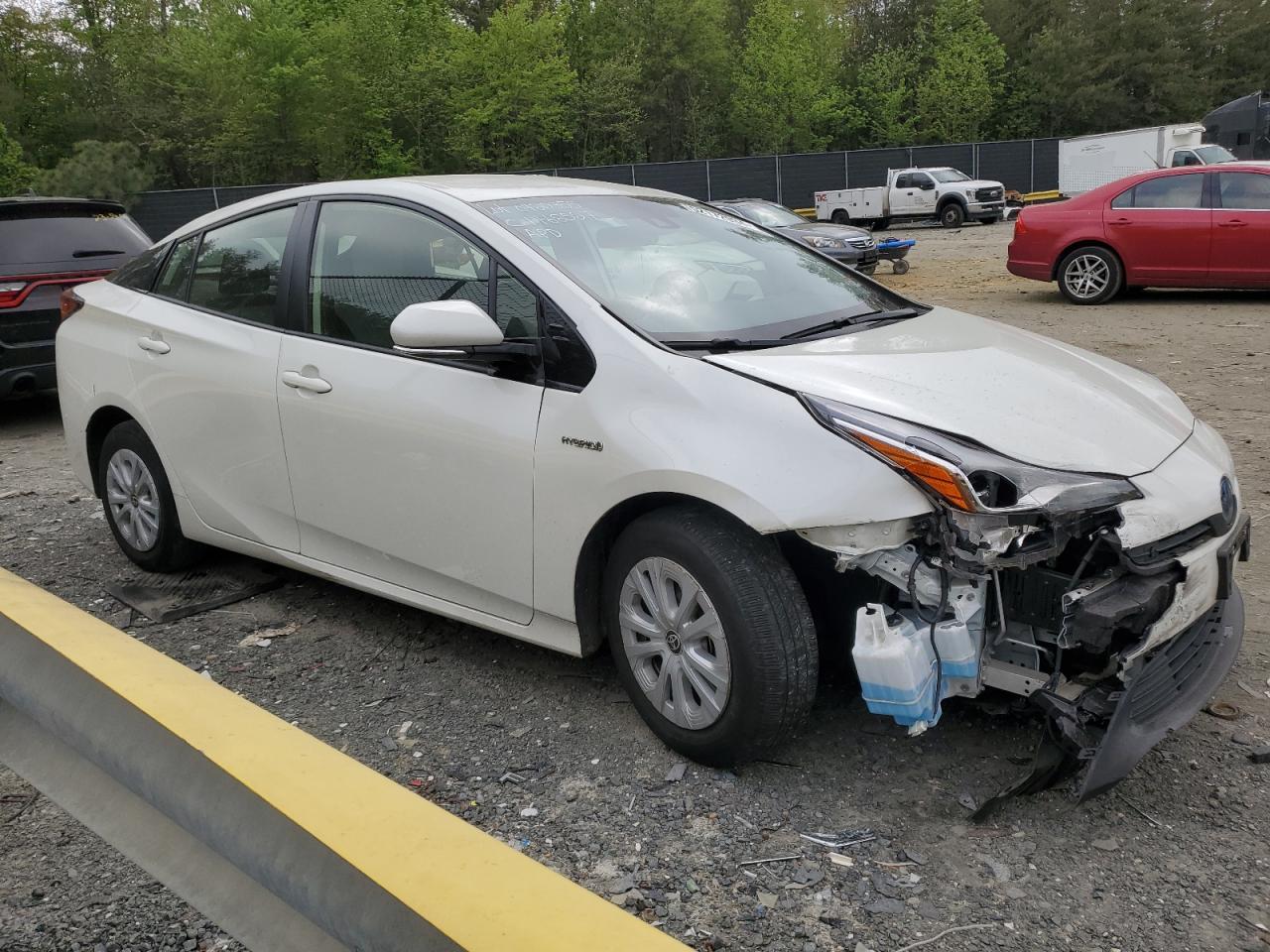 Photo 3 VIN: JTDKARFU5L3103437 - TOYOTA PRIUS 