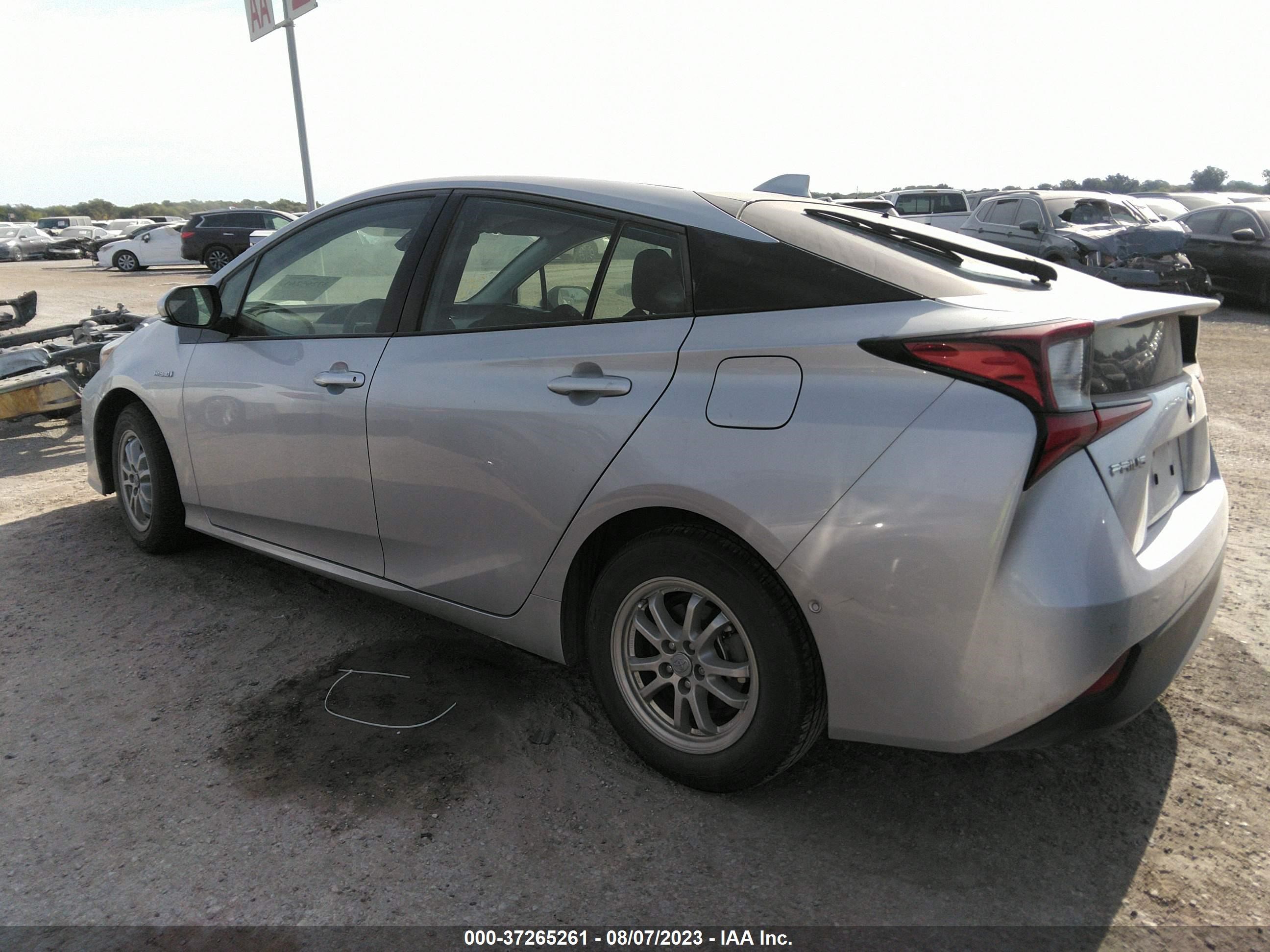 Photo 2 VIN: JTDKARFU5L3119380 - TOYOTA PRIUS 