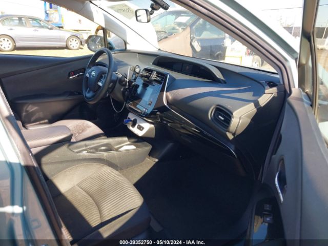 Photo 4 VIN: JTDKARFU6G3001733 - TOYOTA PRIUS 