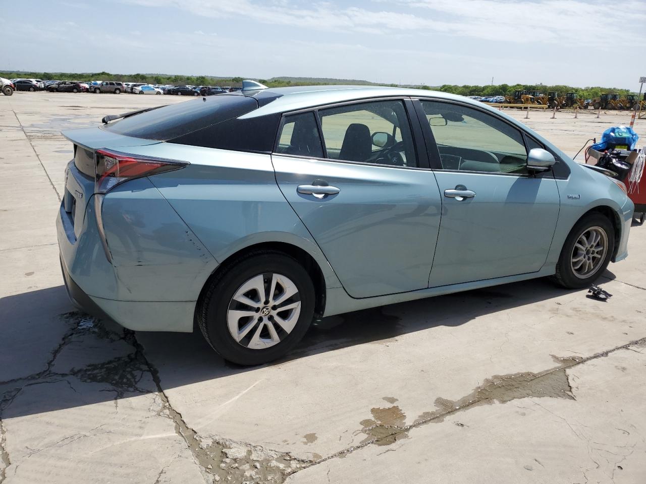 Photo 2 VIN: JTDKARFU6G3008987 - TOYOTA PRIUS 