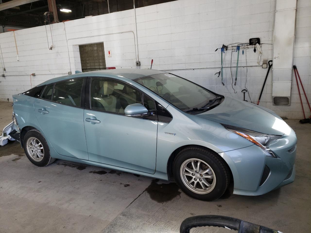 Photo 3 VIN: JTDKARFU6G3009217 - TOYOTA PRIUS 