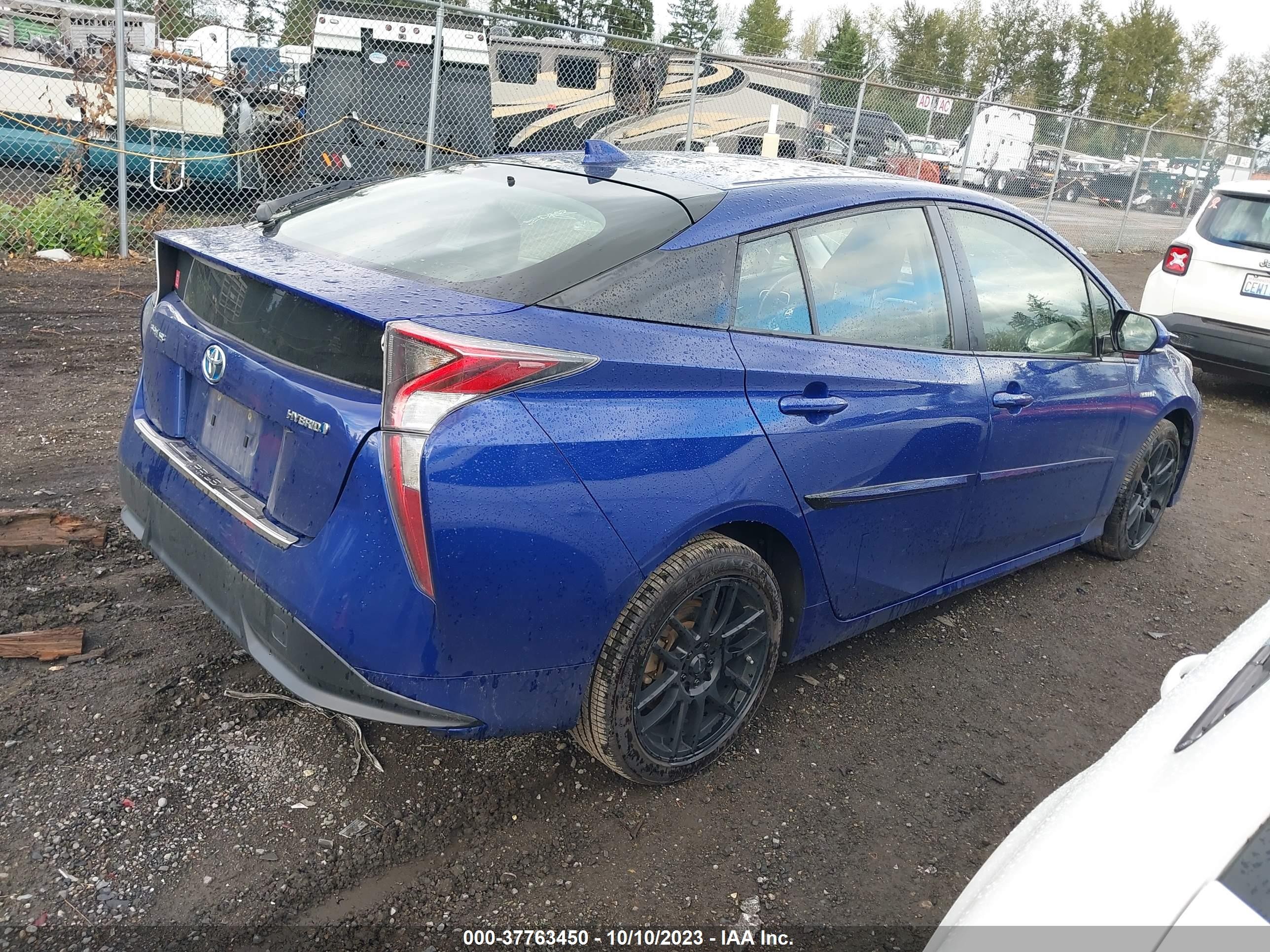 Photo 3 VIN: JTDKARFU6G3501424 - TOYOTA PRIUS 