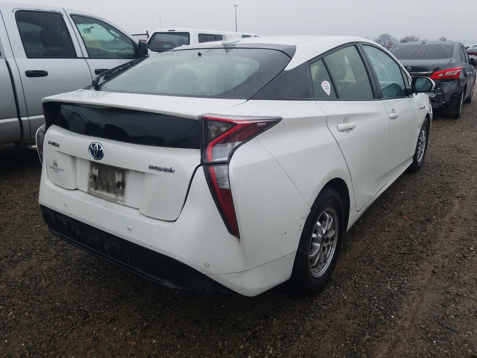 Photo 3 VIN: JTDKARFU6H3048696 - TOYOTA PRIUS 