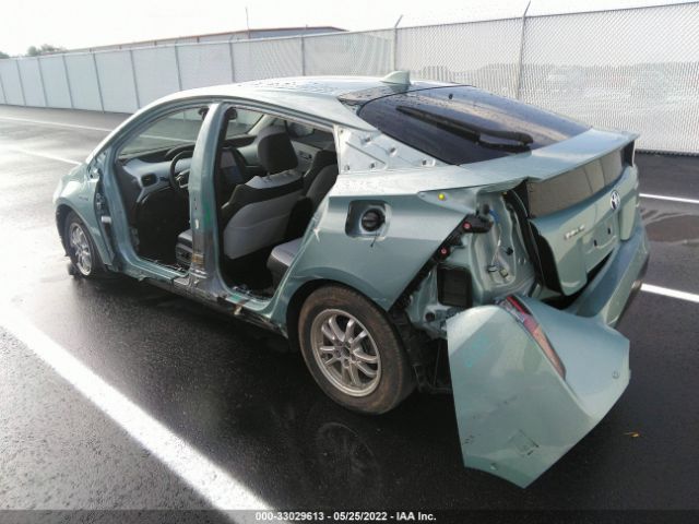 Photo 2 VIN: JTDKARFU6J3068095 - TOYOTA PRIUS 