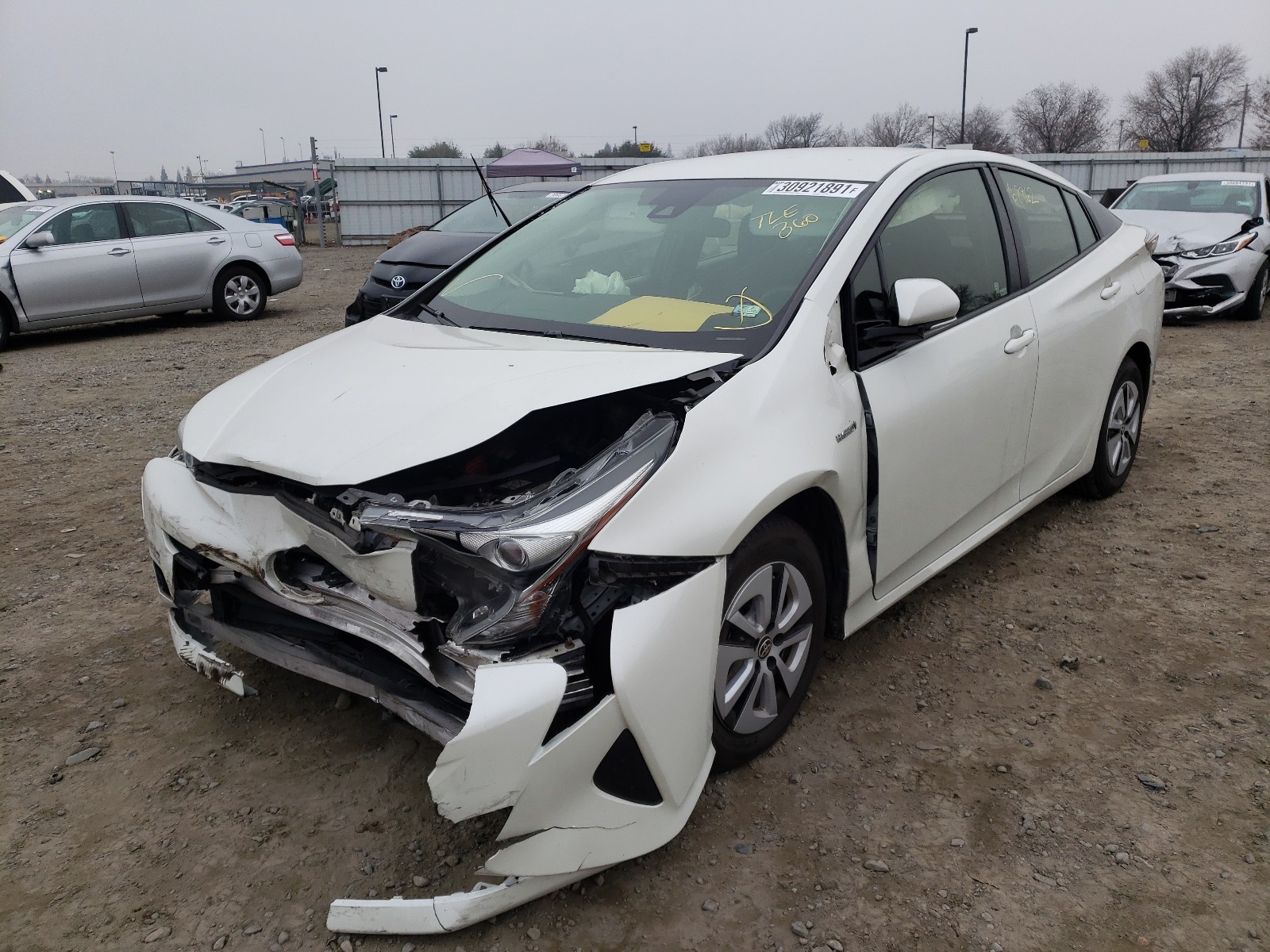 Photo 1 VIN: JTDKARFU6J3550615 - TOYOTA PRIUS 