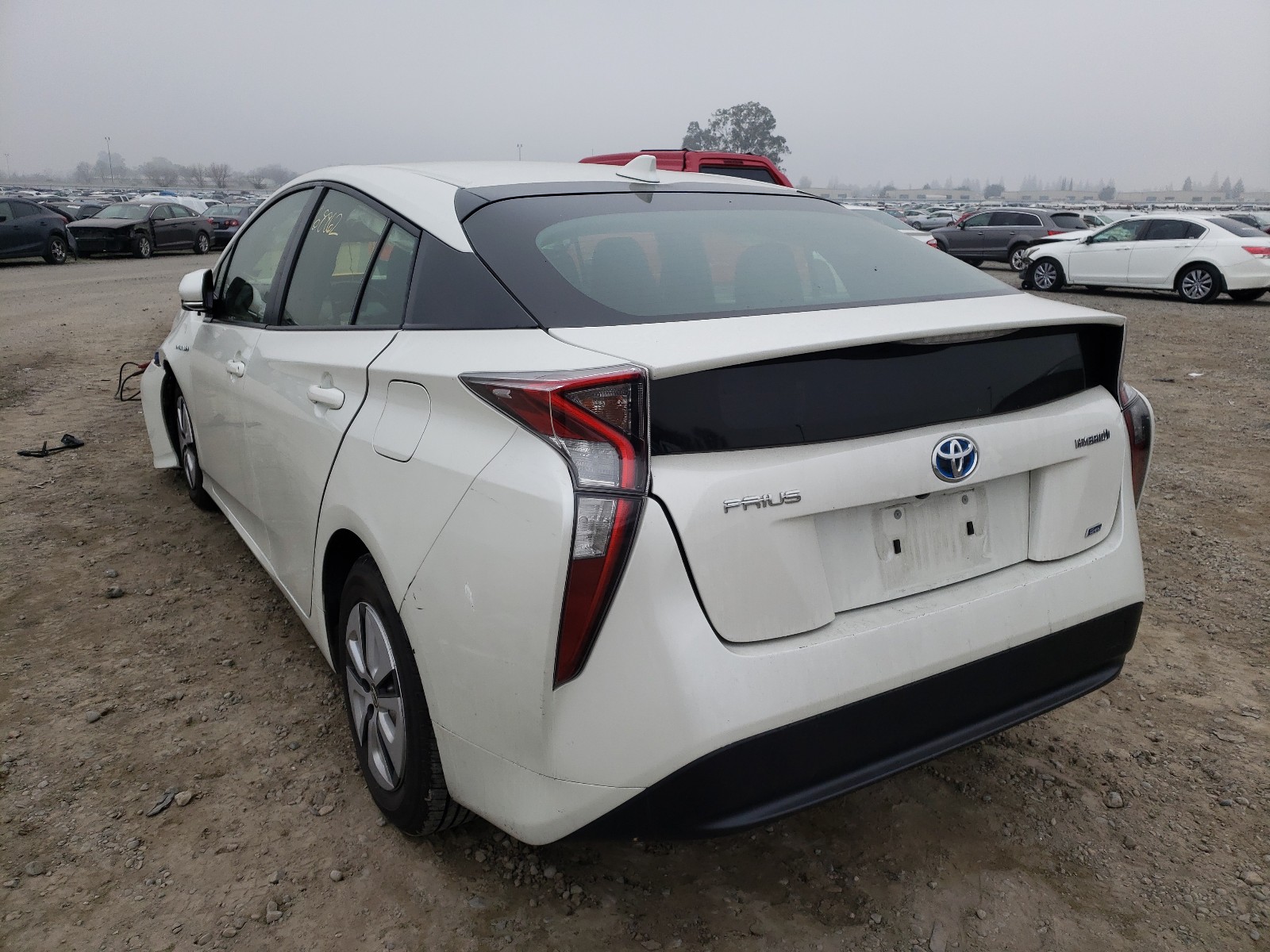 Photo 2 VIN: JTDKARFU6J3550615 - TOYOTA PRIUS 