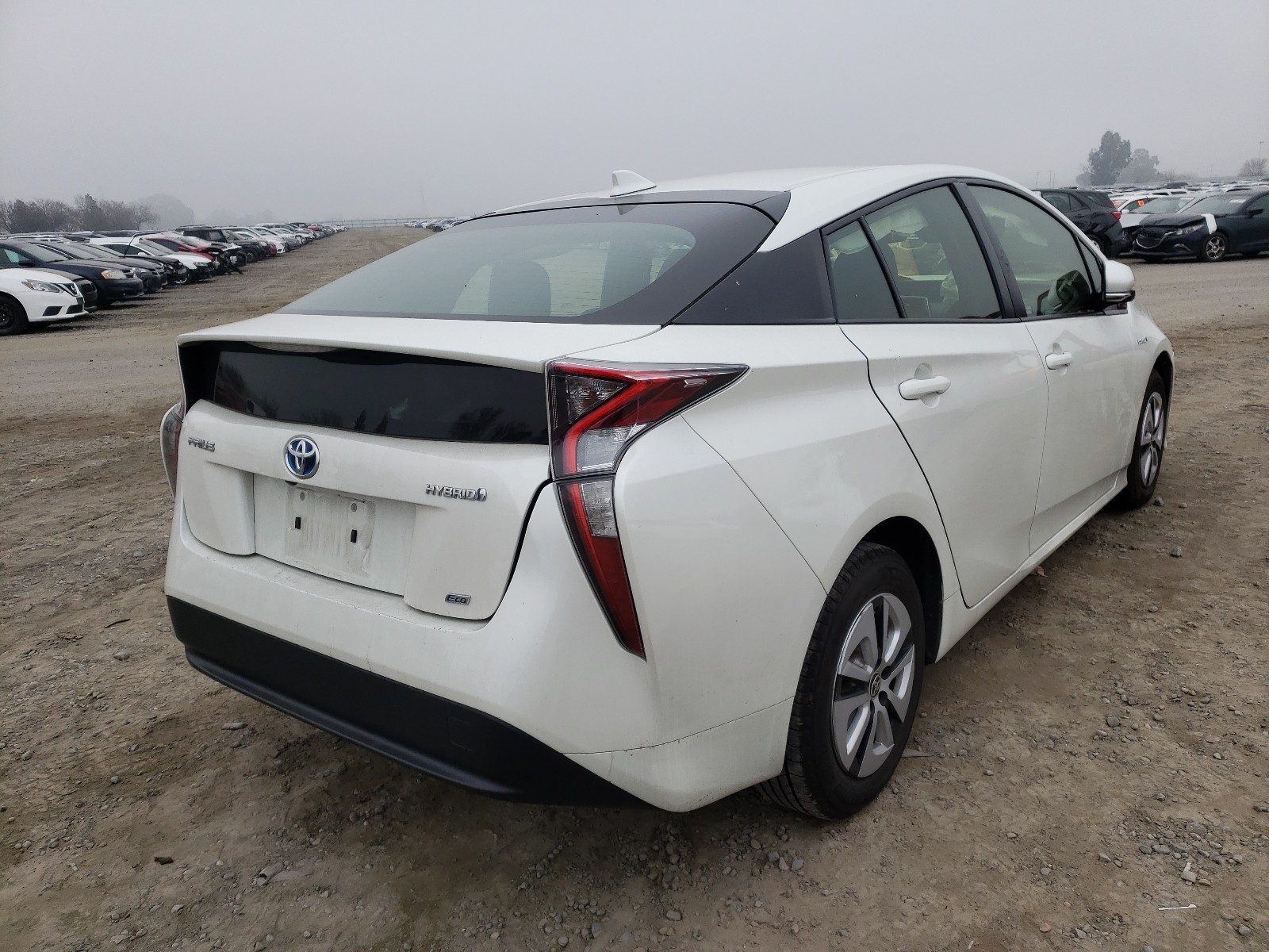 Photo 3 VIN: JTDKARFU6J3550615 - TOYOTA PRIUS 