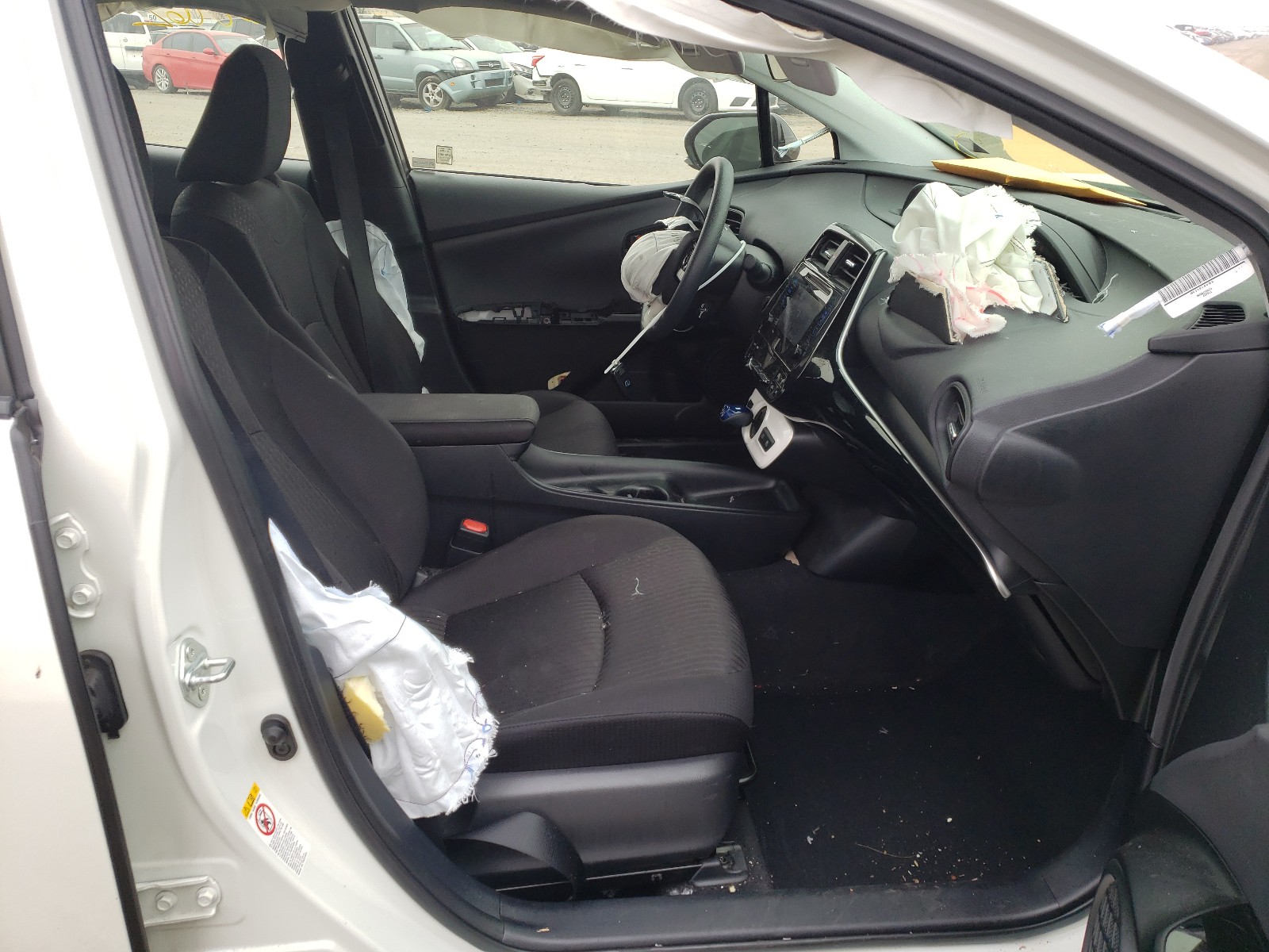 Photo 4 VIN: JTDKARFU6J3550615 - TOYOTA PRIUS 