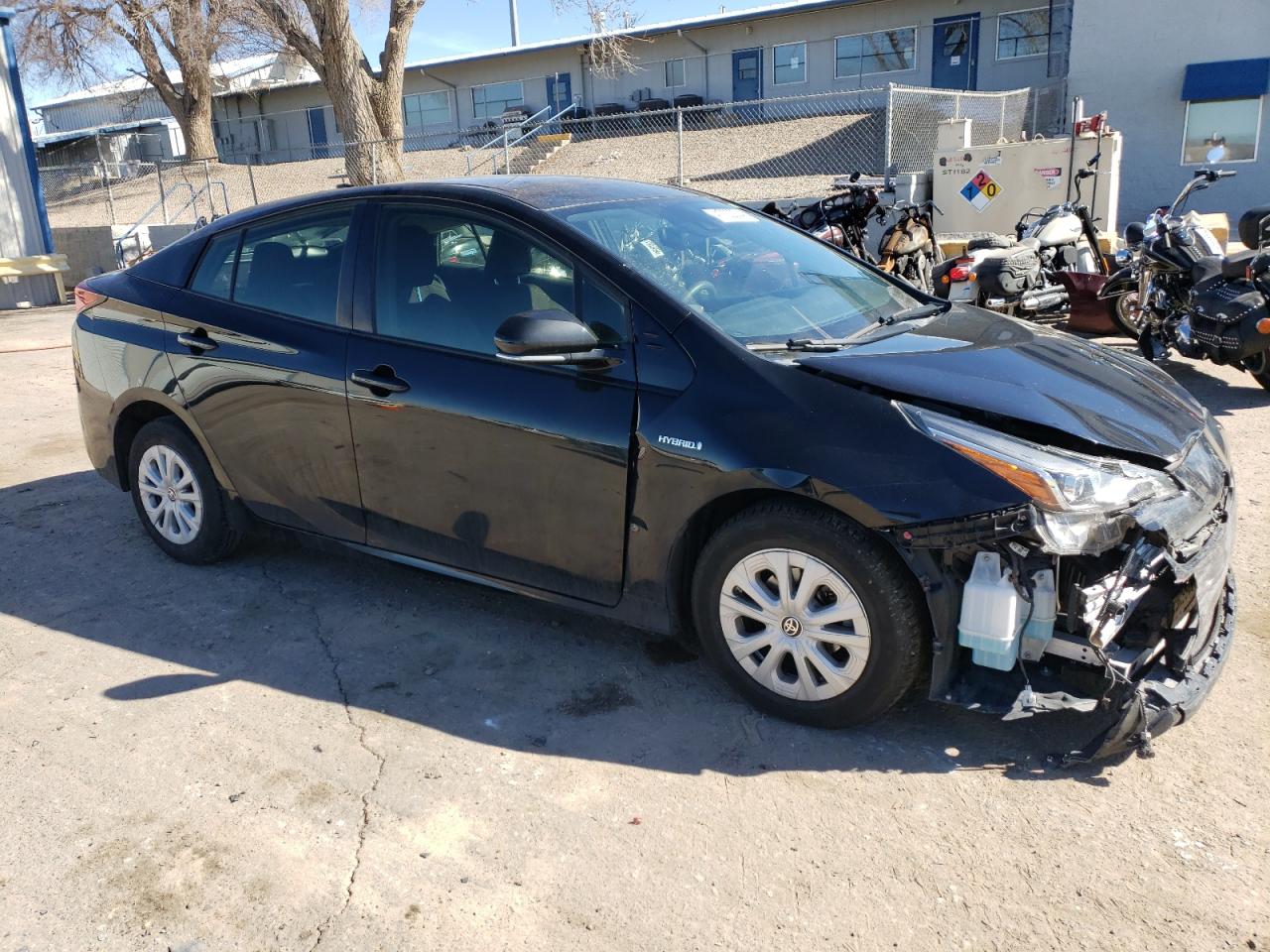 Photo 3 VIN: JTDKARFU6K3075615 - TOYOTA PRIUS 