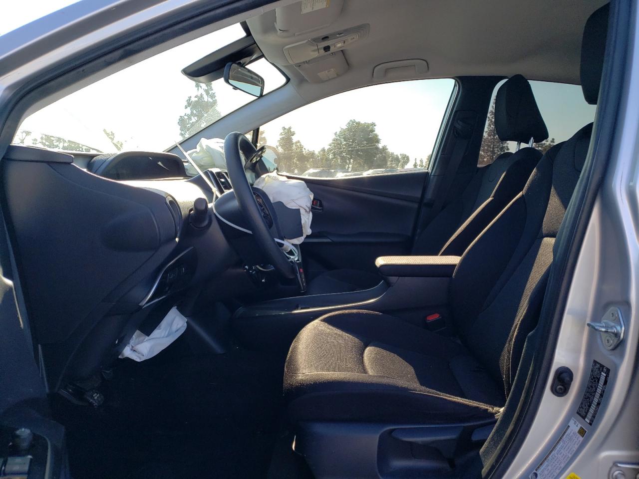 Photo 6 VIN: JTDKARFU6L3118562 - TOYOTA PRIUS 