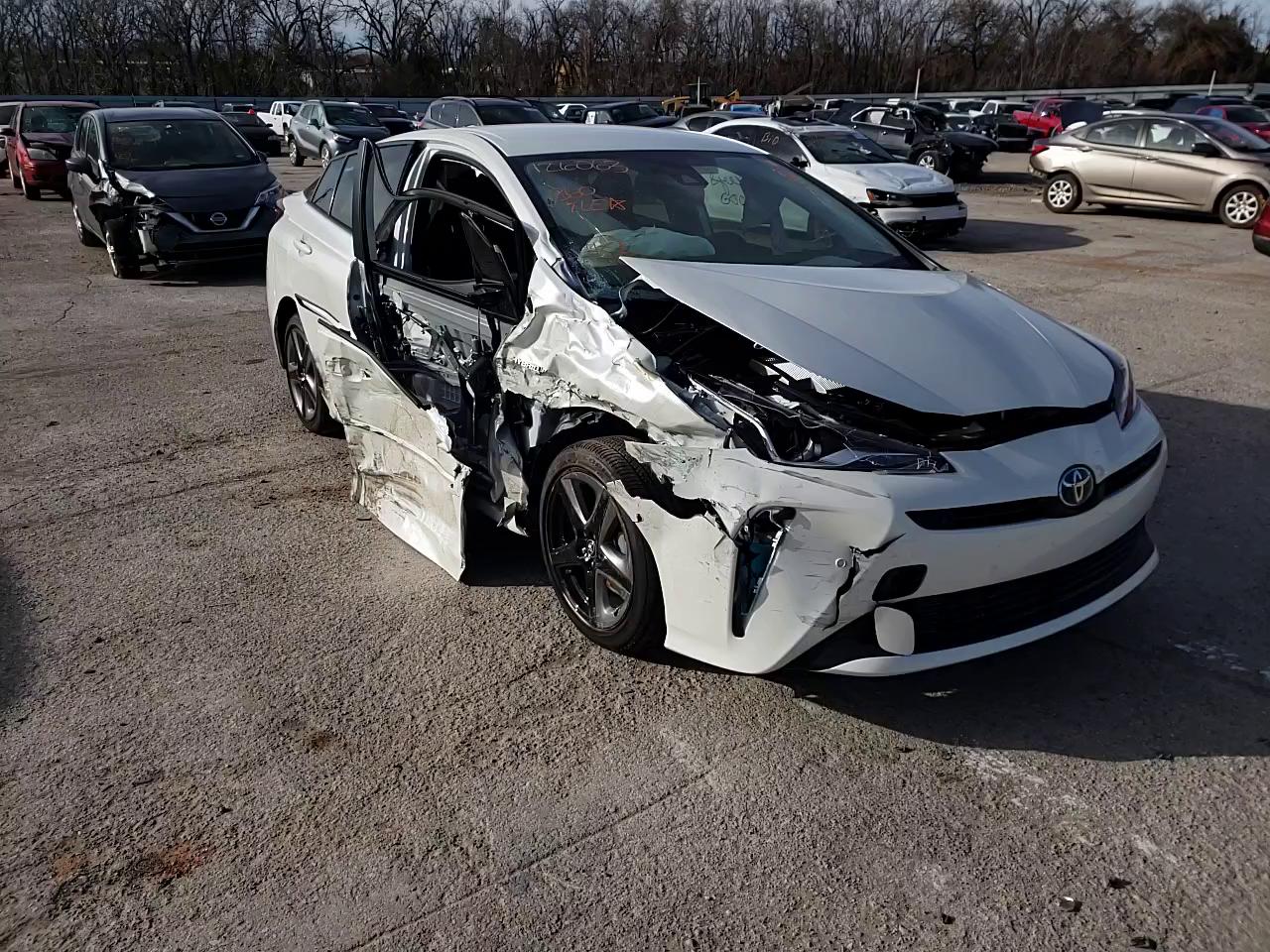 Photo 10 VIN: JTDKARFU6L3126063 - TOYOTA PRIUS 