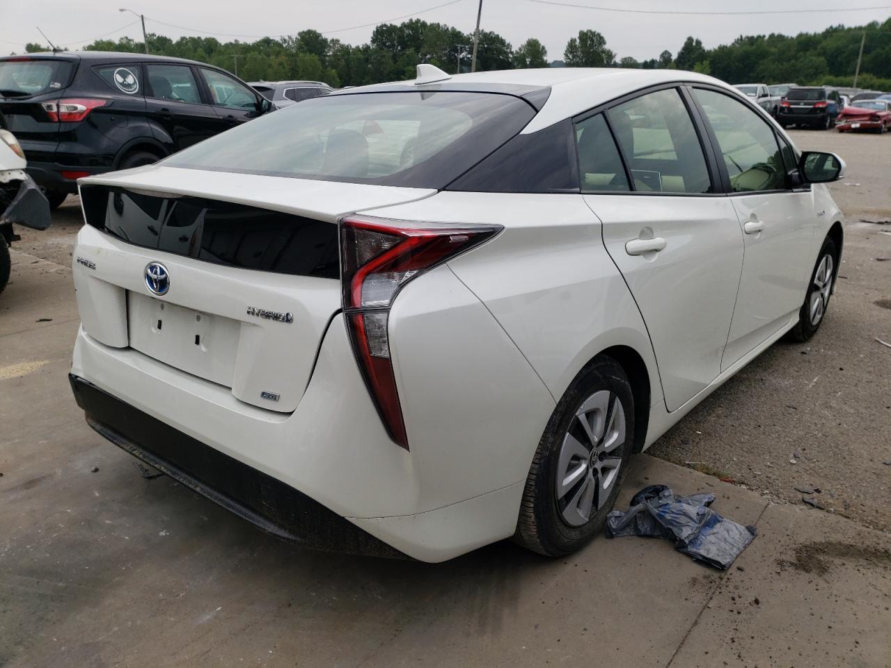 Photo 2 VIN: JTDKARFU7G3511895 - TOYOTA PRIUS 