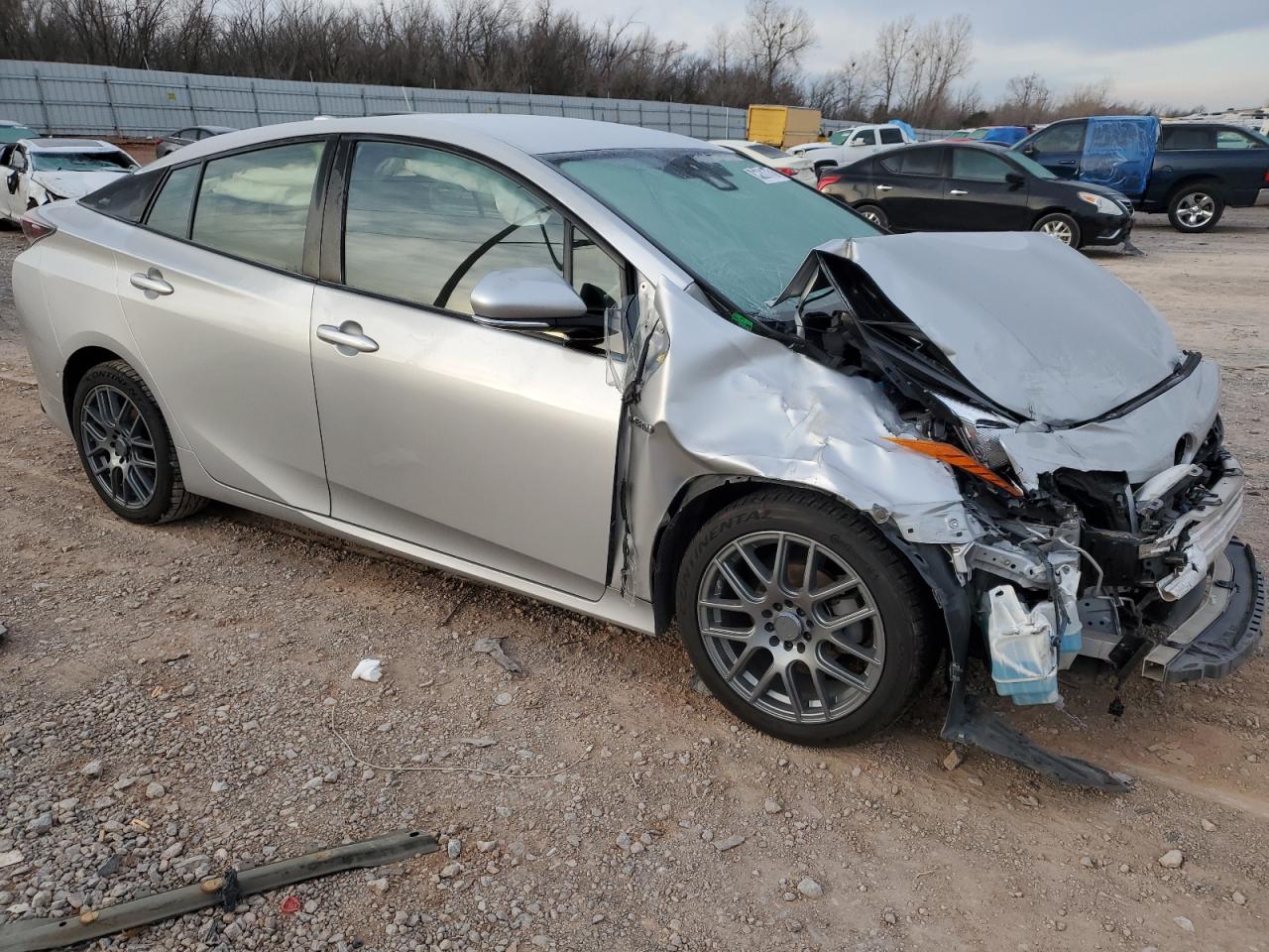 Photo 3 VIN: JTDKARFU7H3538340 - TOYOTA PRIUS 