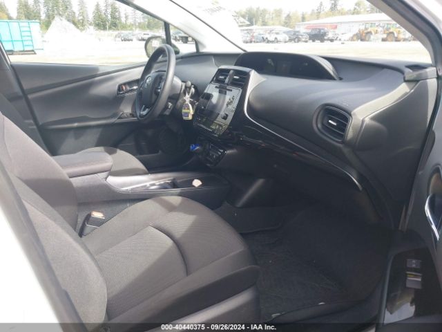 Photo 4 VIN: JTDKARFU7K3089068 - TOYOTA PRIUS 