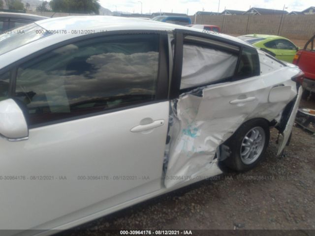 Photo 5 VIN: JTDKARFU7L3102855 - TOYOTA PRIUS L 