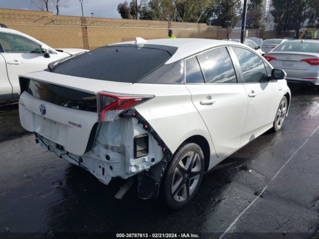 Photo 3 VIN: JTDKARFU8H3037117 - TOYOTA PRIUS 