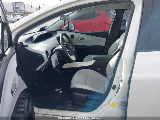 Photo 4 VIN: JTDKARFU8H3037117 - TOYOTA PRIUS 