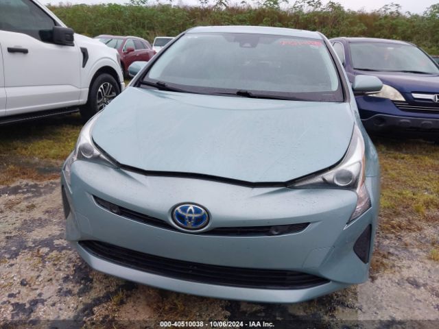 Photo 5 VIN: JTDKARFU8J3054585 - TOYOTA PRIUS 