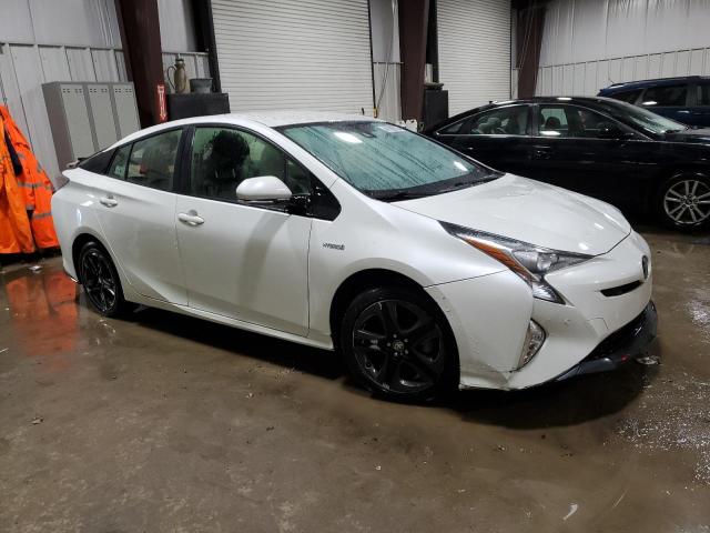 Photo 3 VIN: JTDKARFU8J3055073 - TOYOTA PRIUS 