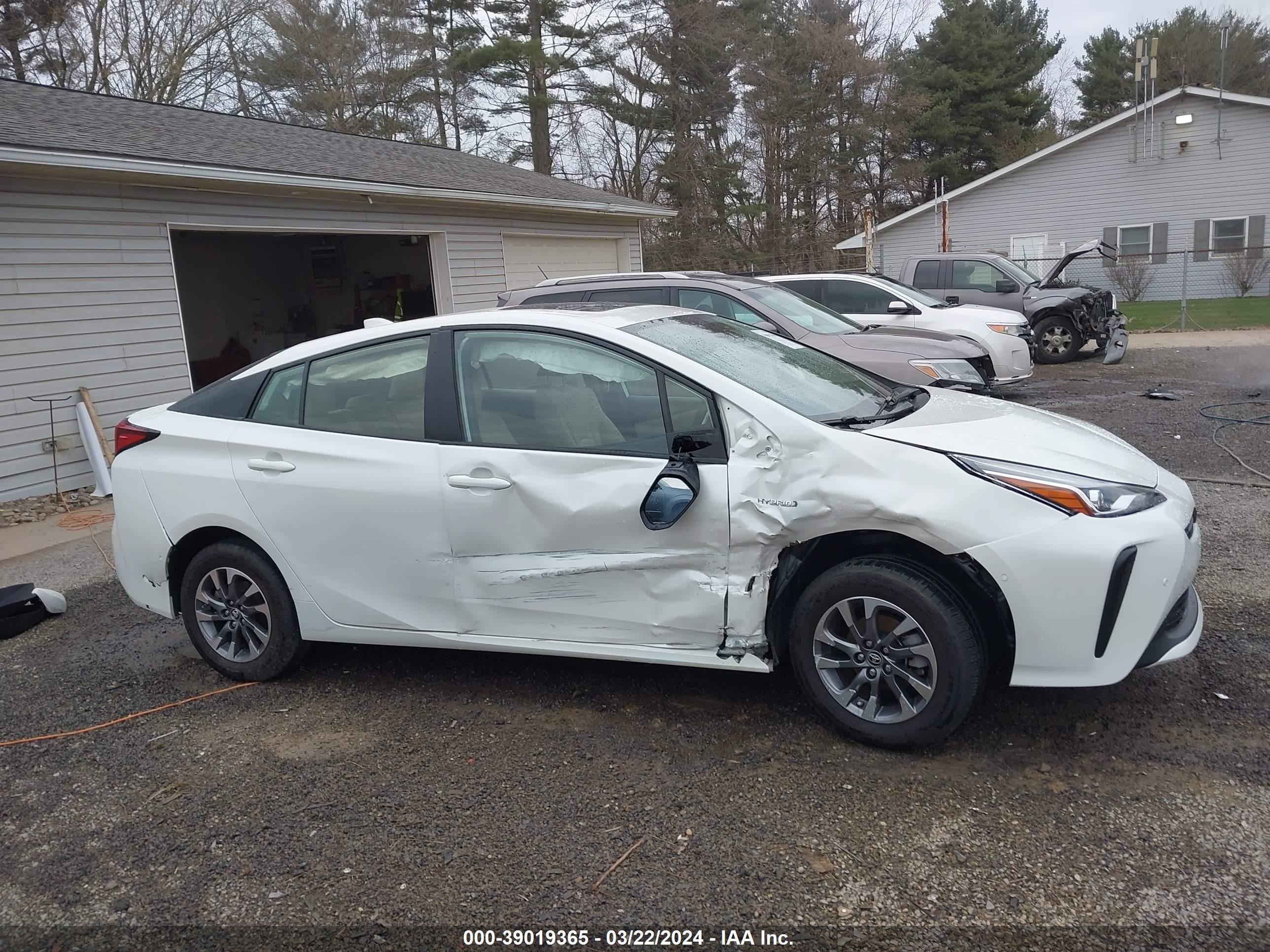 Photo 12 VIN: JTDKARFU8K3097616 - TOYOTA PRIUS 