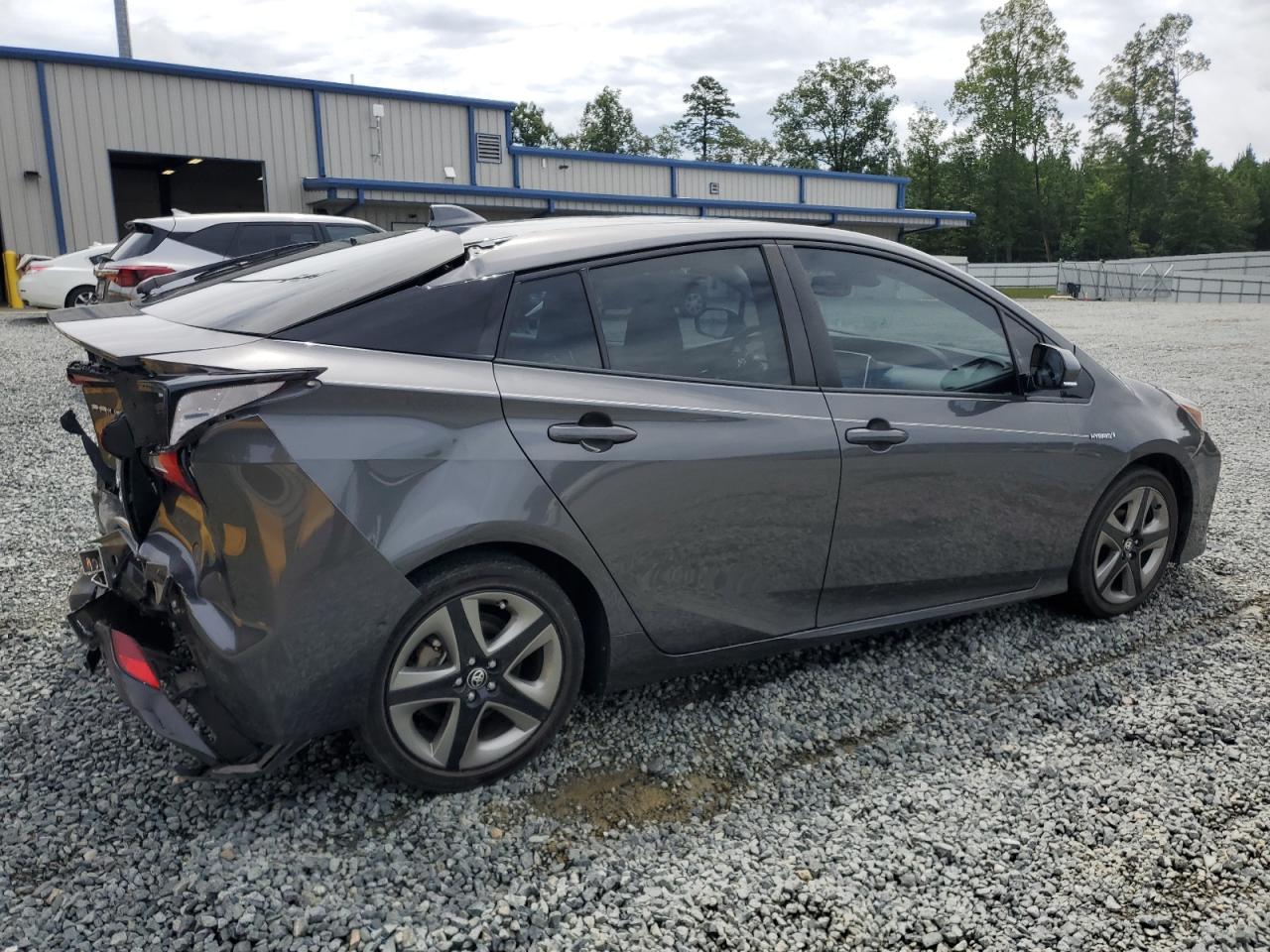 Photo 2 VIN: JTDKARFU8L3107773 - TOYOTA PRIUS 