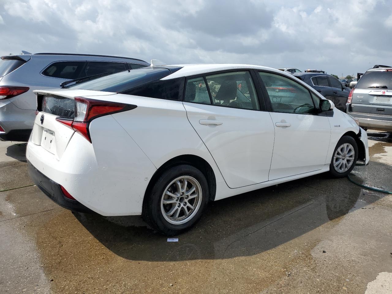 Photo 2 VIN: JTDKARFU8L3114917 - TOYOTA PRIUS 