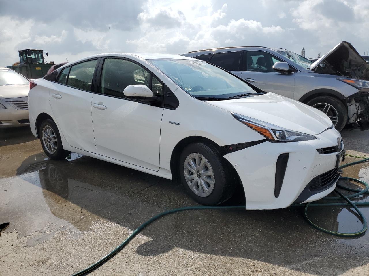 Photo 3 VIN: JTDKARFU8L3114917 - TOYOTA PRIUS 