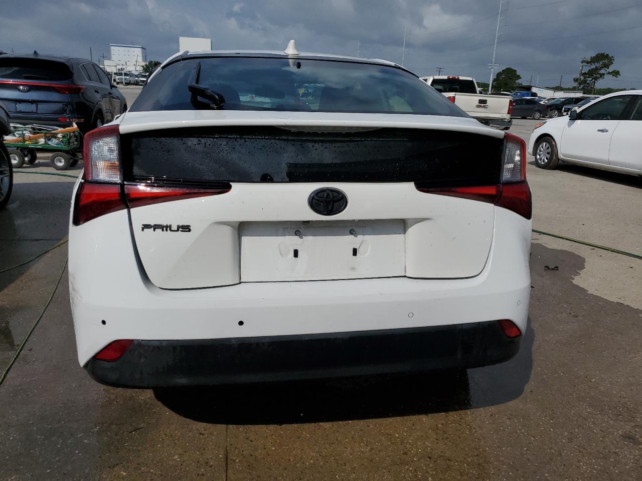 Photo 5 VIN: JTDKARFU8L3114917 - TOYOTA PRIUS 