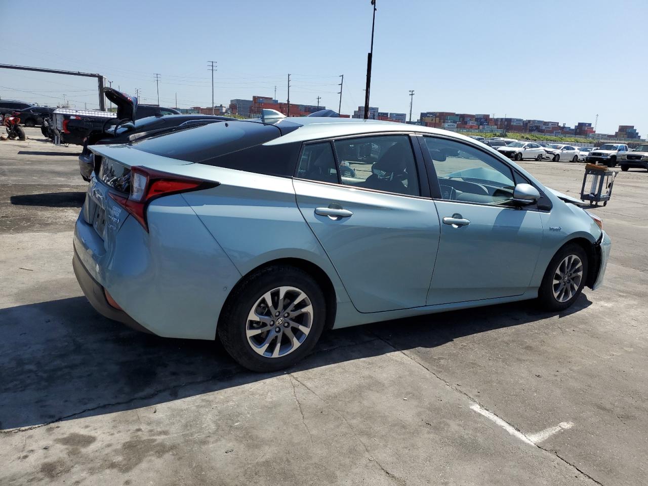 Photo 2 VIN: JTDKARFU8L3118823 - TOYOTA PRIUS 