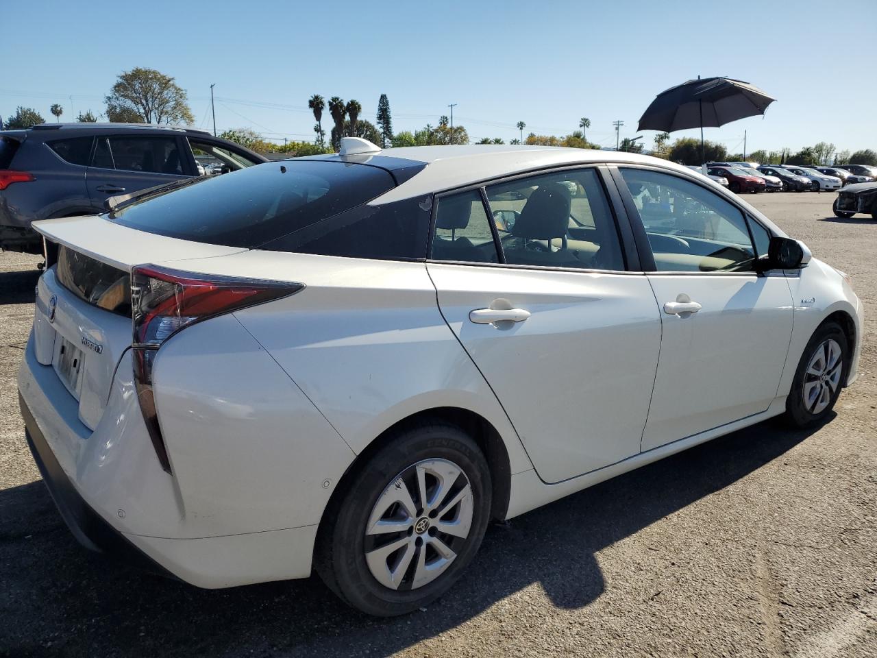 Photo 2 VIN: JTDKARFU9G3505015 - TOYOTA PRIUS 