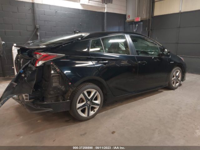 Photo 3 VIN: JTDKARFU9G3509324 - TOYOTA PRIUS 