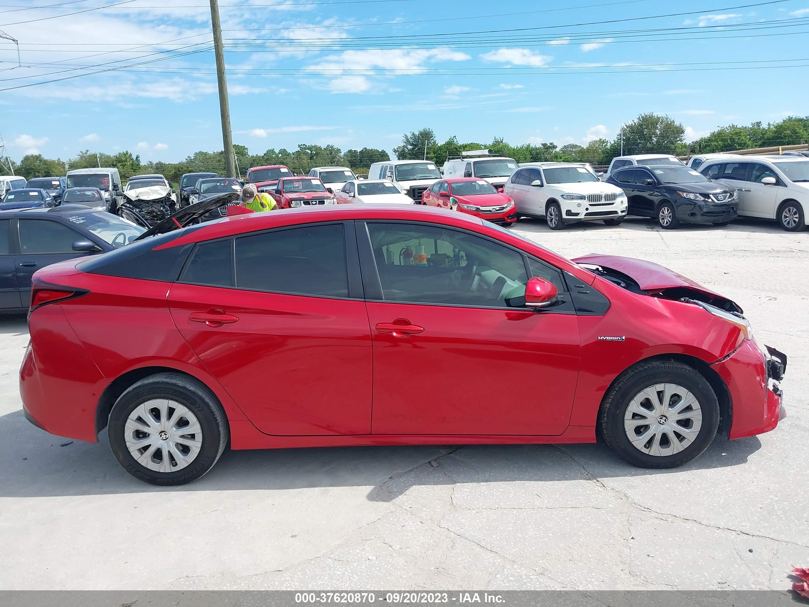 Photo 12 VIN: JTDKARFU9K3075639 - TOYOTA PRIUS 