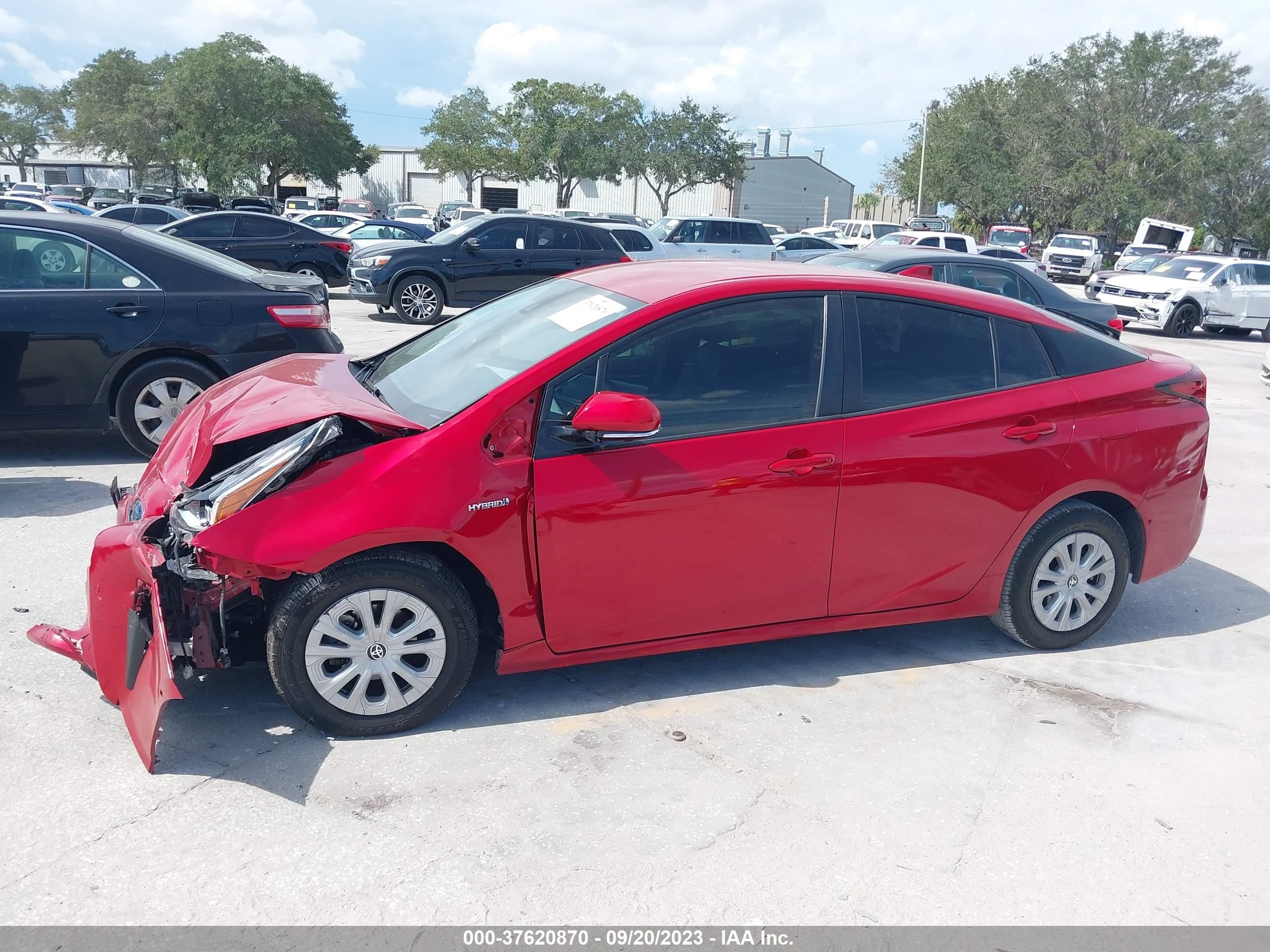 Photo 13 VIN: JTDKARFU9K3075639 - TOYOTA PRIUS 