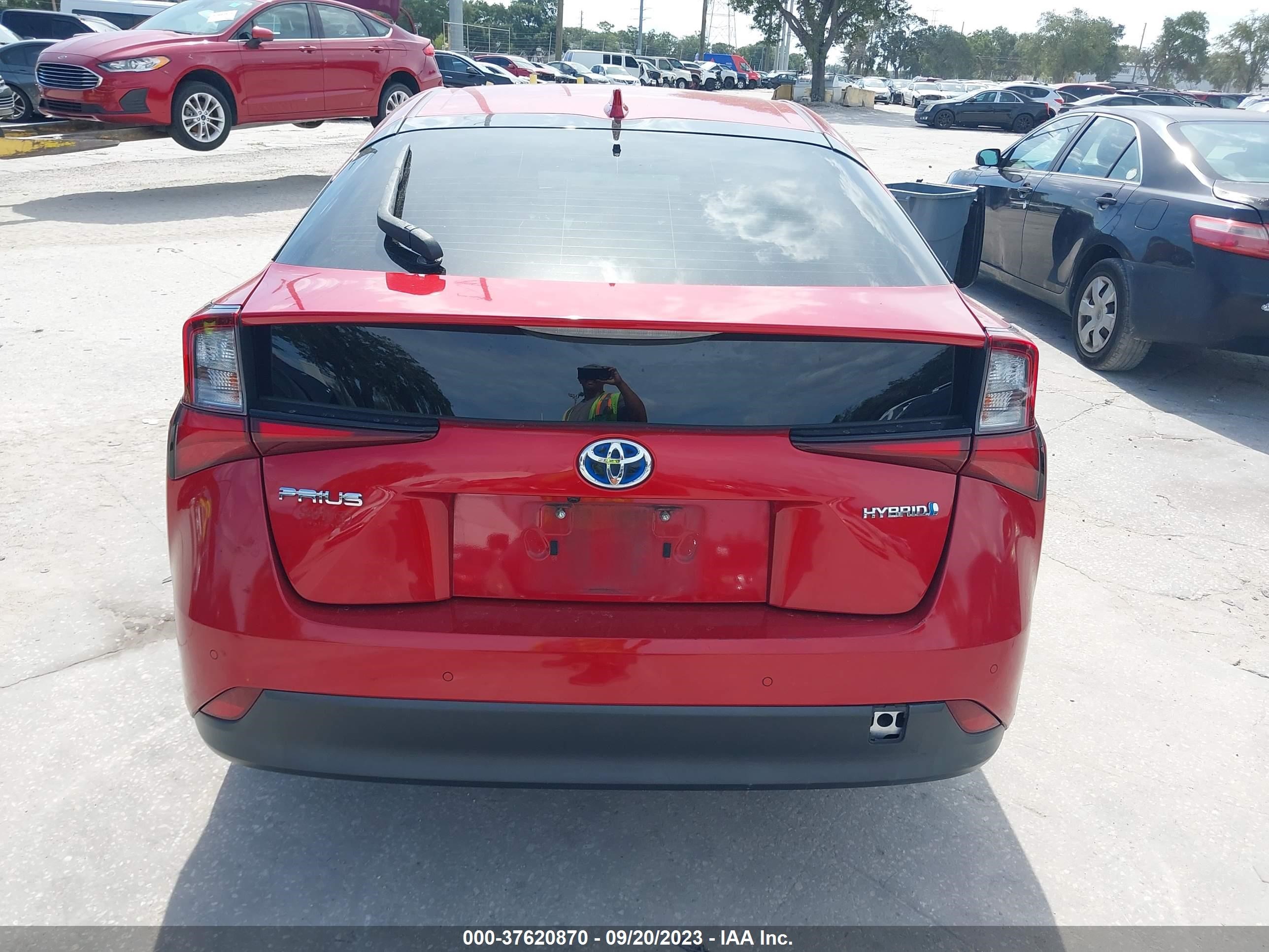 Photo 15 VIN: JTDKARFU9K3075639 - TOYOTA PRIUS 