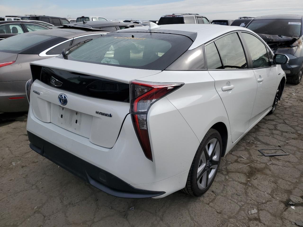 Photo 2 VIN: JTDKARFUXG3002027 - TOYOTA PRIUS 