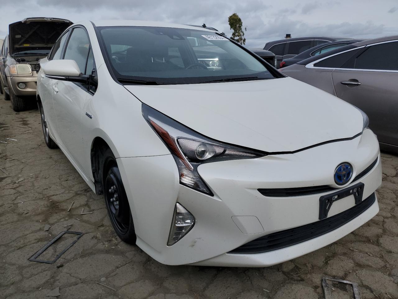 Photo 3 VIN: JTDKARFUXG3002027 - TOYOTA PRIUS 