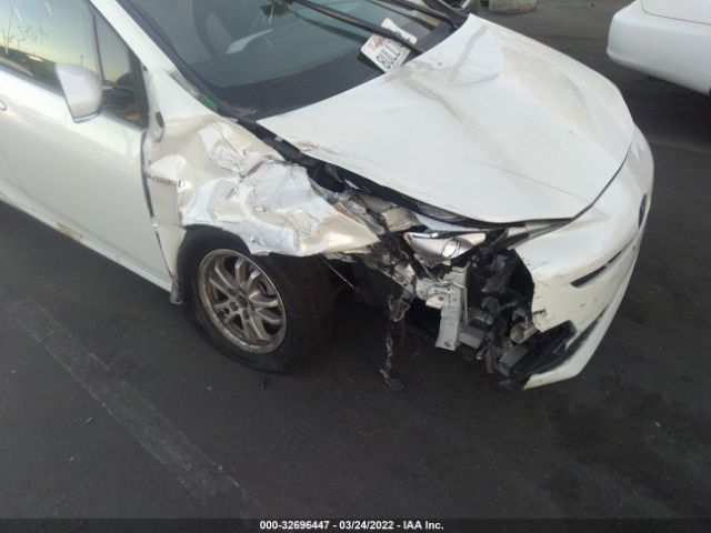 Photo 5 VIN: JTDKARFUXG3009088 - TOYOTA PRIUS 