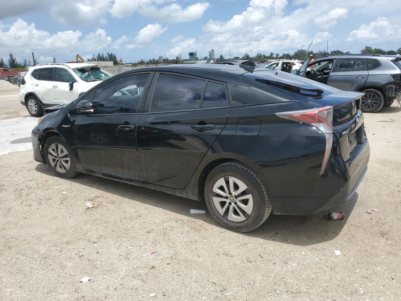 Photo 1 VIN: JTDKARFUXG3027056 - TOYOTA PRIUS 