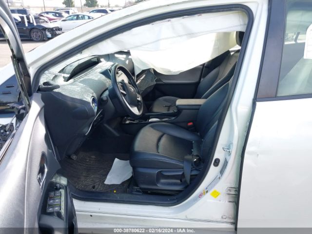 Photo 4 VIN: JTDKARFUXG3523720 - TOYOTA PRIUS 