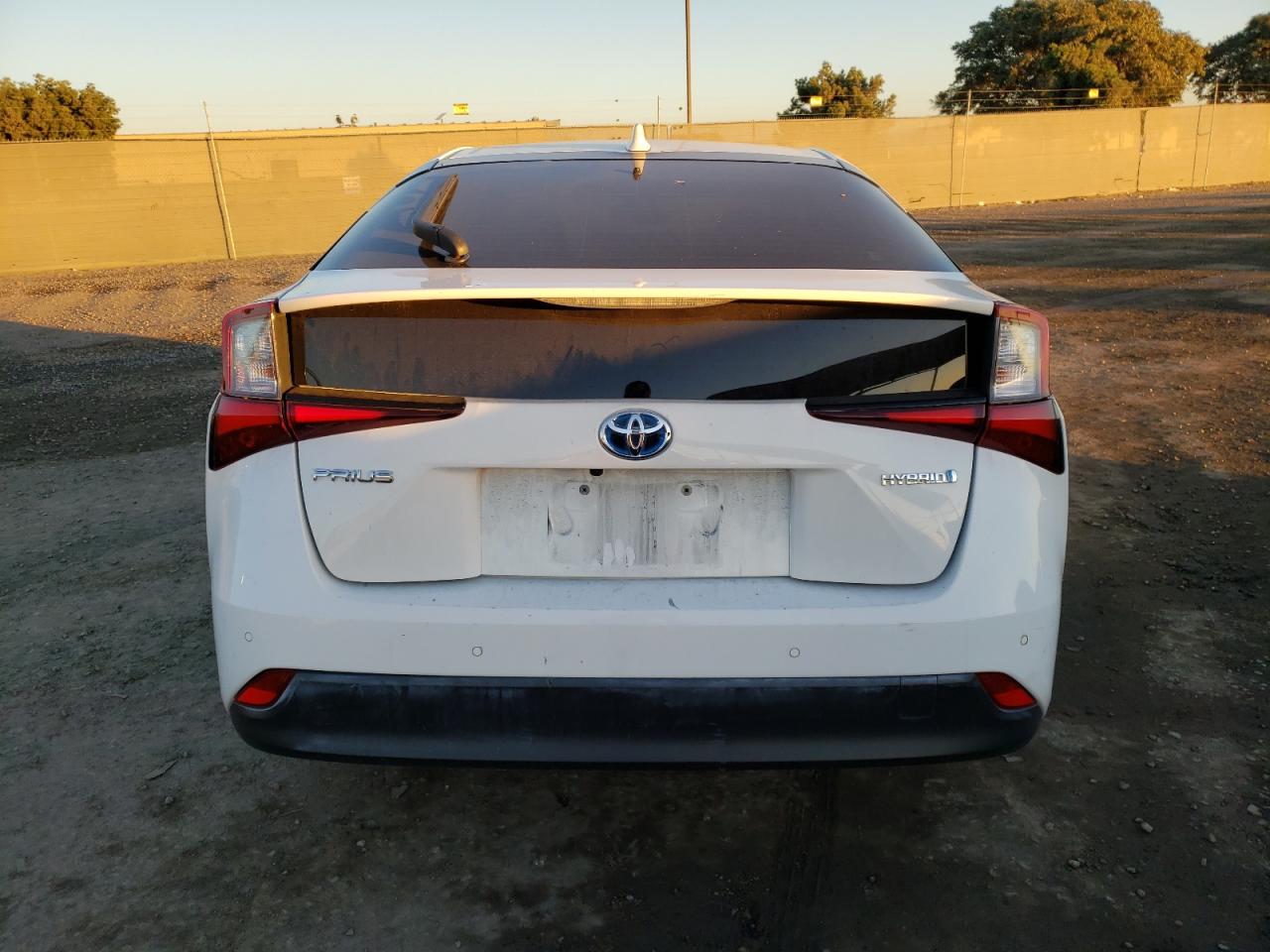 Photo 5 VIN: JTDKARFUXL3109959 - TOYOTA PRIUS 