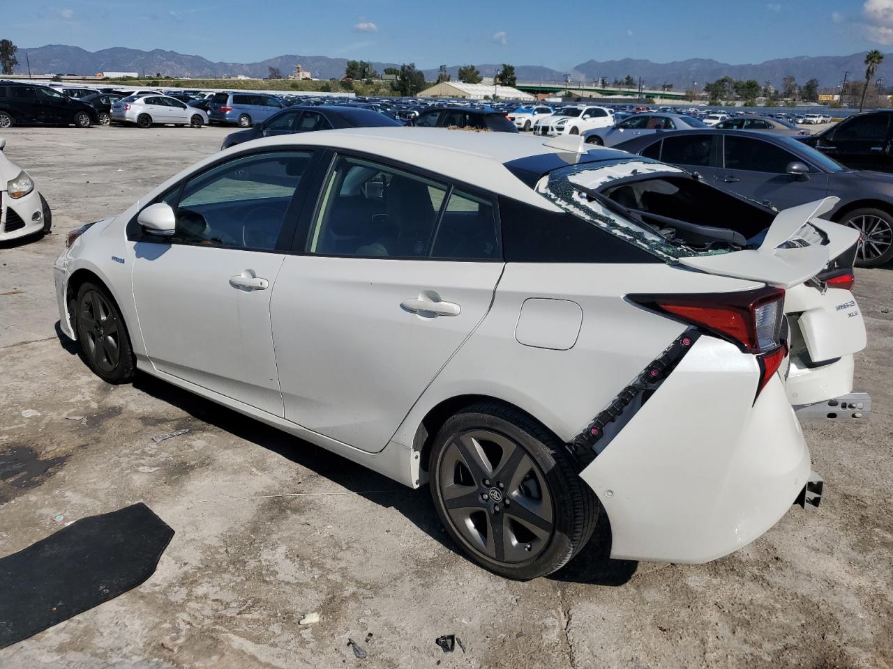 Photo 1 VIN: JTDKARFUXL3119004 - TOYOTA PRIUS 