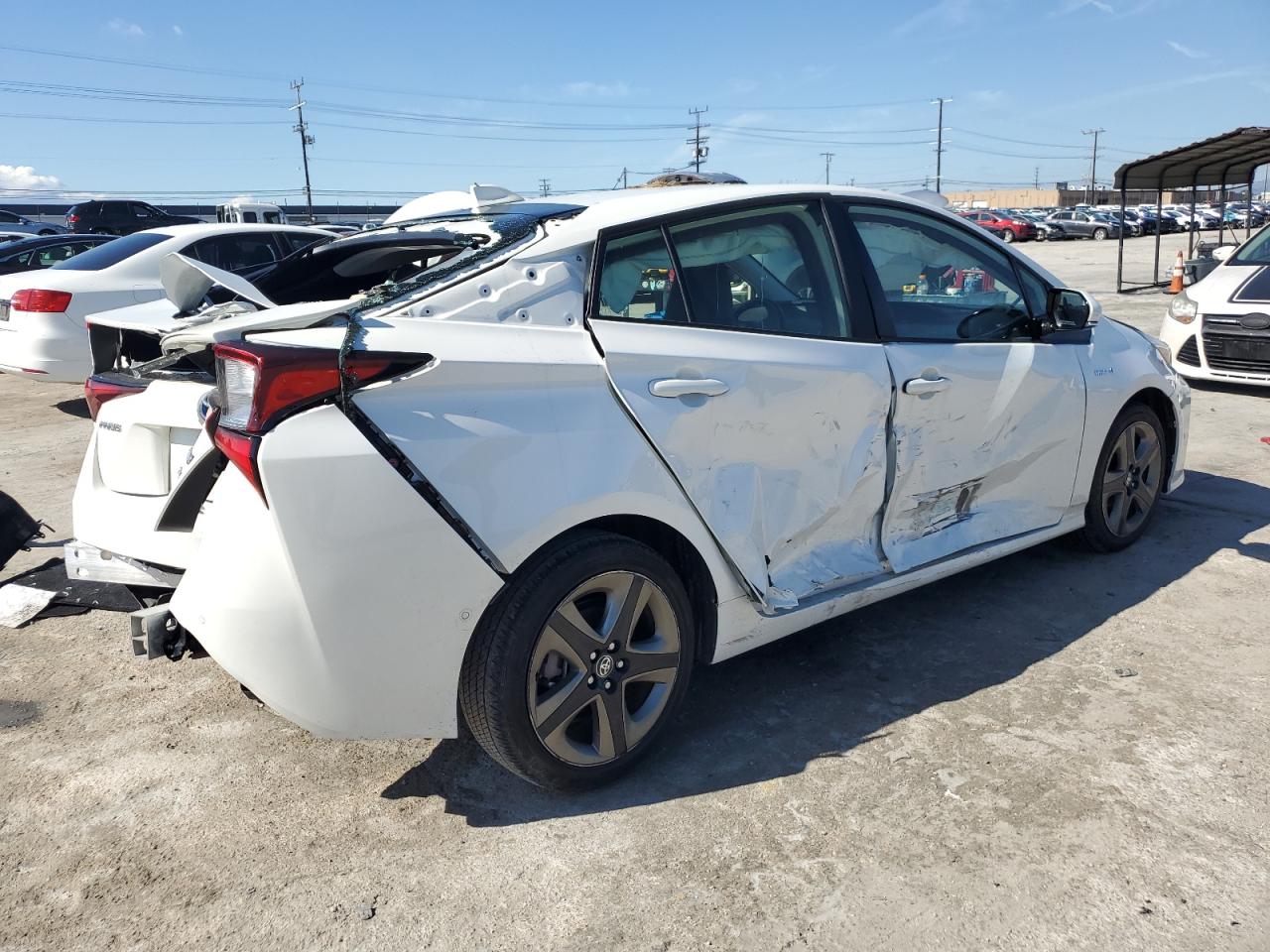 Photo 2 VIN: JTDKARFUXL3119004 - TOYOTA PRIUS 