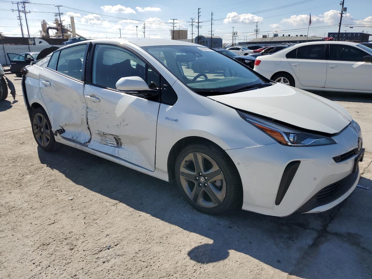 Photo 3 VIN: JTDKARFUXL3119004 - TOYOTA PRIUS 