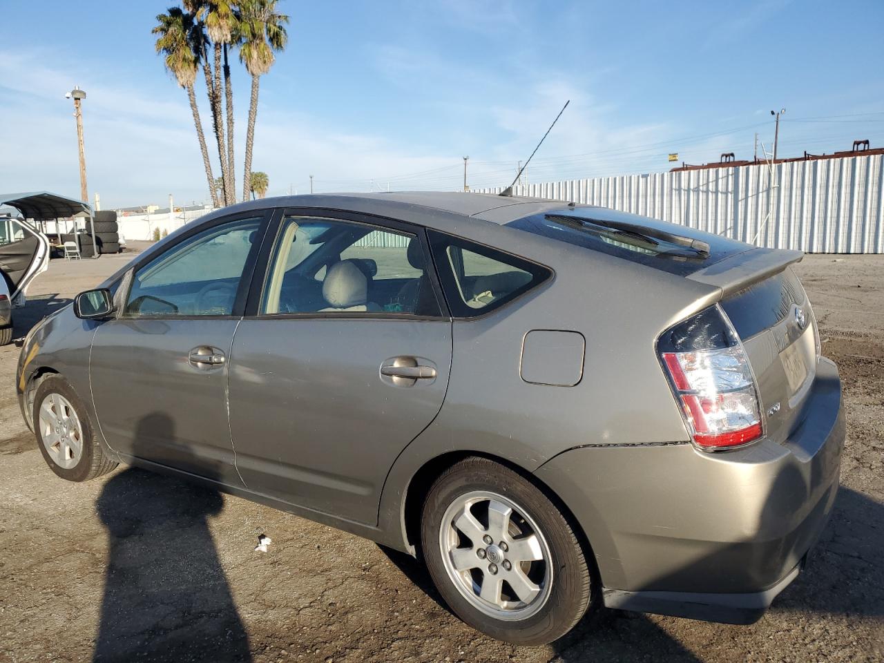 Photo 1 VIN: JTDKB20U053072582 - TOYOTA PRIUS 