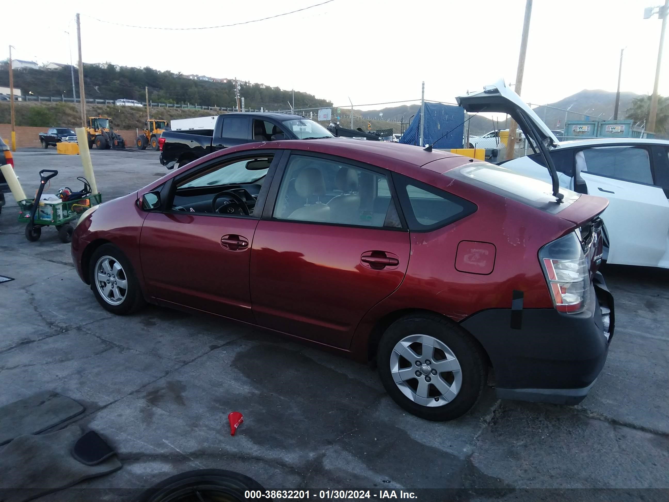 Photo 2 VIN: JTDKB20U057010009 - TOYOTA PRIUS 