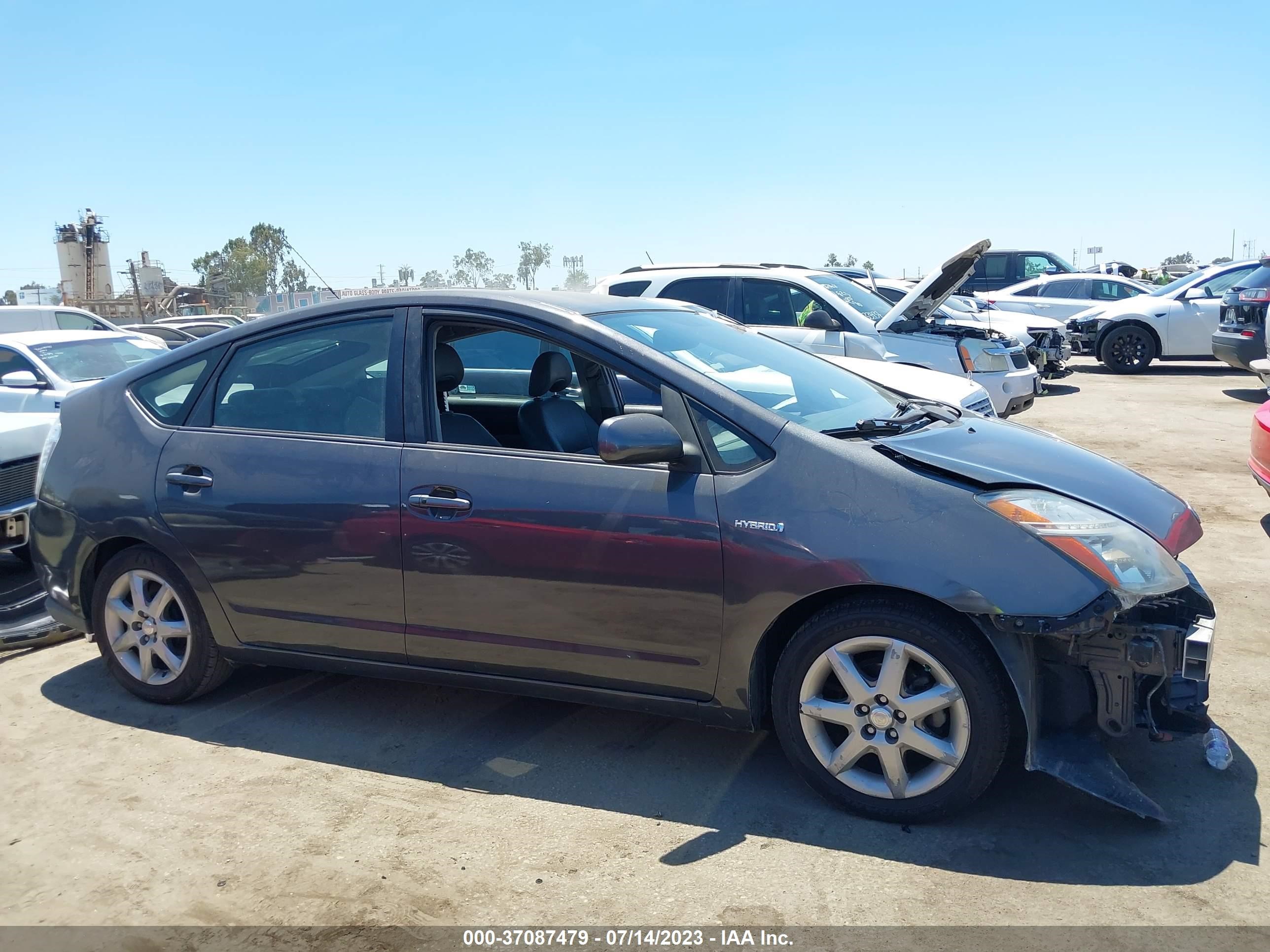 Photo 13 VIN: JTDKB20U083356931 - TOYOTA PRIUS 