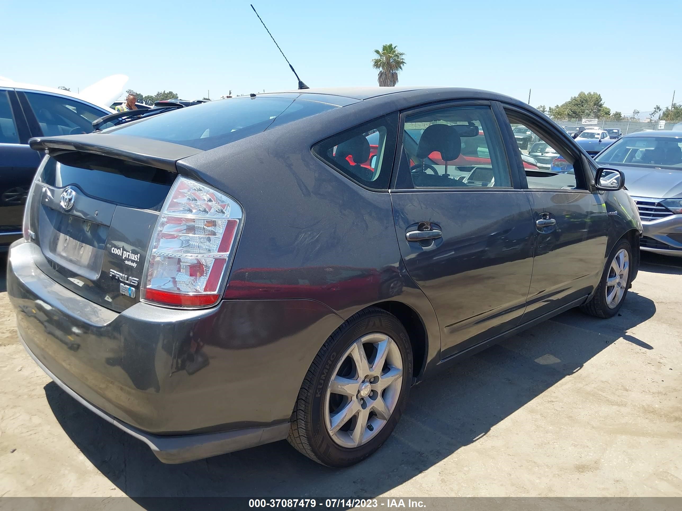 Photo 3 VIN: JTDKB20U083356931 - TOYOTA PRIUS 