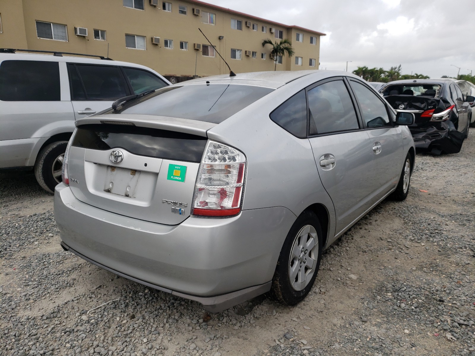 Photo 3 VIN: JTDKB20U083362163 - TOYOTA PRIUS 